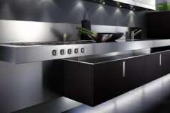 Застекляем балкон: пластик, метал или дерево?