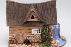 Нужна ли собаке клетка?